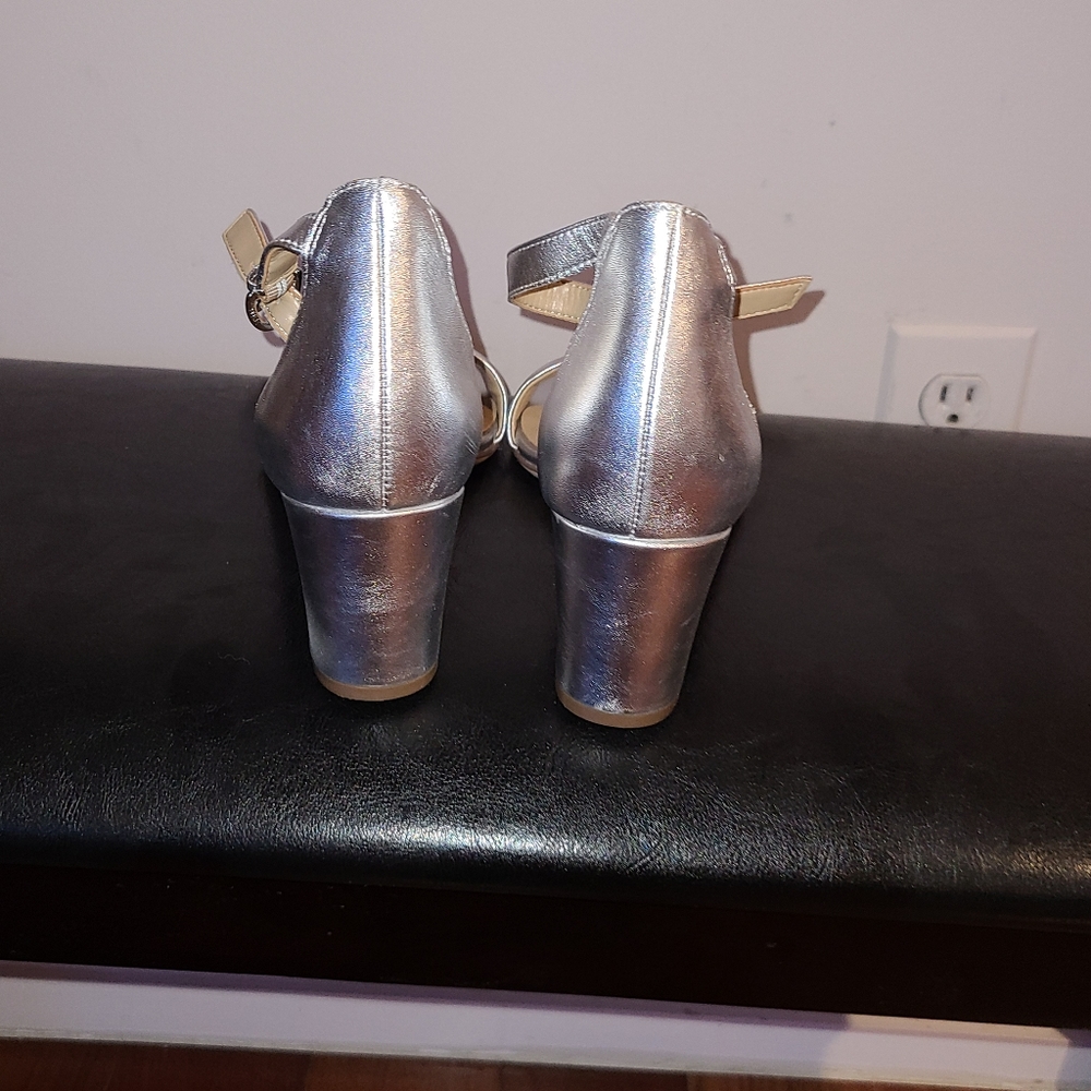 Naturalizer silver sandal - Picture 3 of 5